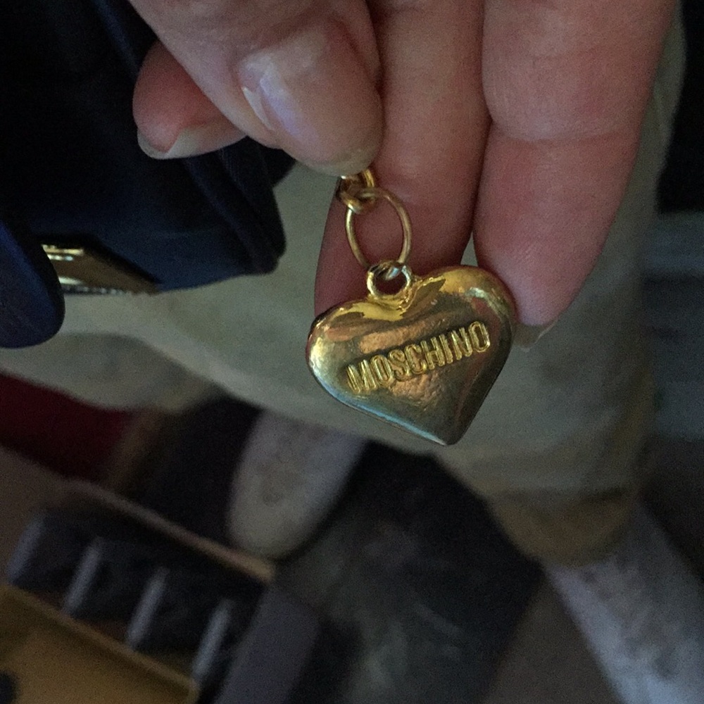 MOSCHINO FANNY PACK ❤️ - Picture 4 of 7